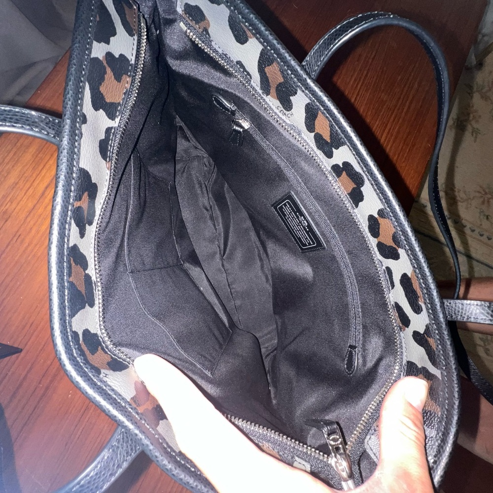 Coach Black and Brown Tote Bag with Elegant Design BRAND NEW - Picture 4 of 4